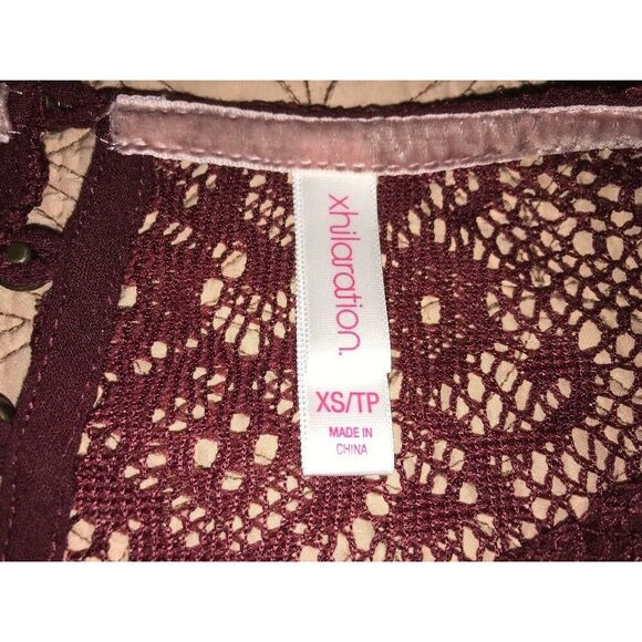 Xhilaration Burgundy Maroon Dress with Lace Tiered Bell Sleeve Sz XS X-Small - Picture 6 of 6